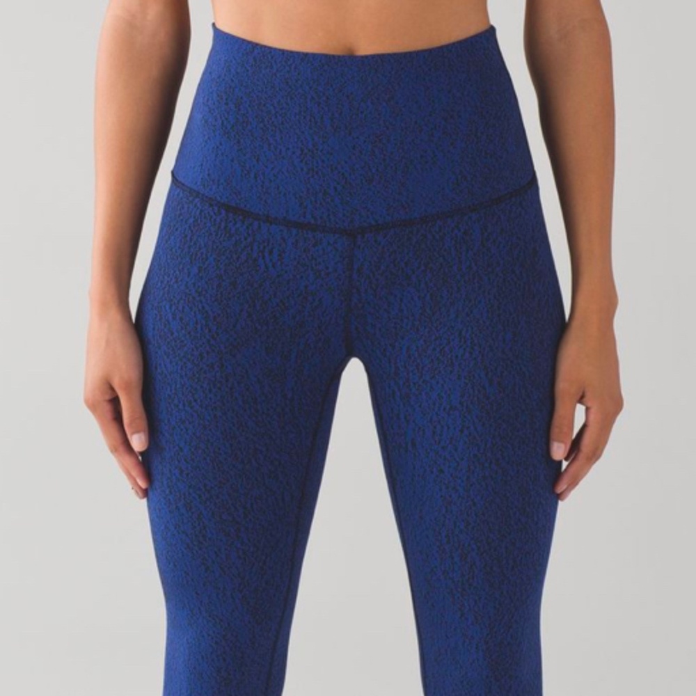 Lululemon Wunder Under Crop, Jacquard Sapphire Blue Black, Size 10, 22” inseam